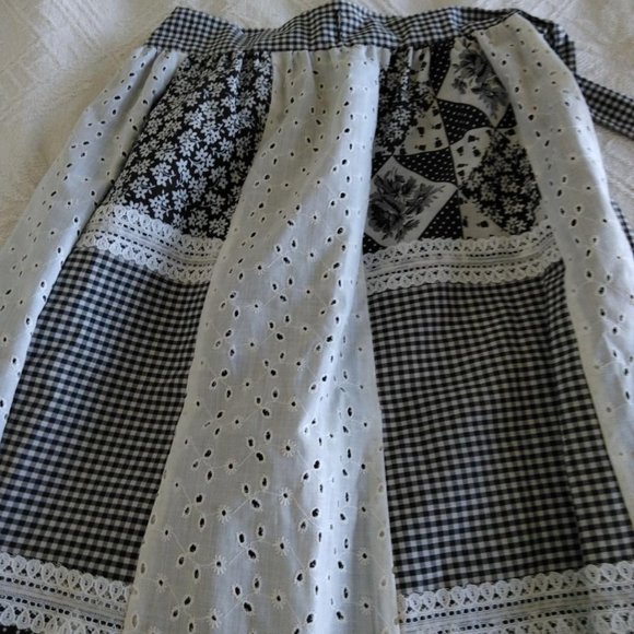 Misses Patchwork Tie-Wrap Skirt 1970s Size 4-6ish - Picture 3 of 7